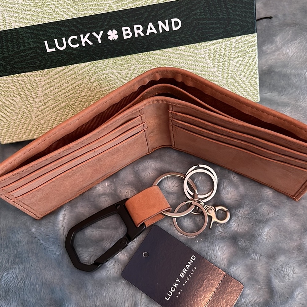 Lucky Brand Mens Soft Leather Wallet